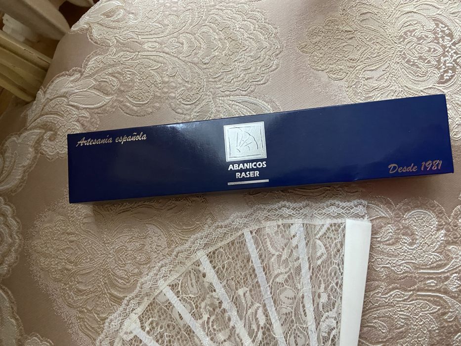 Ново, с кутия, Колекционерско ветрило от Севиля, Андалусия - Испания