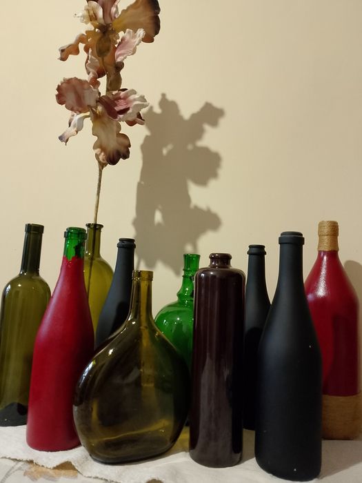 Цветные стеклянные бутылки