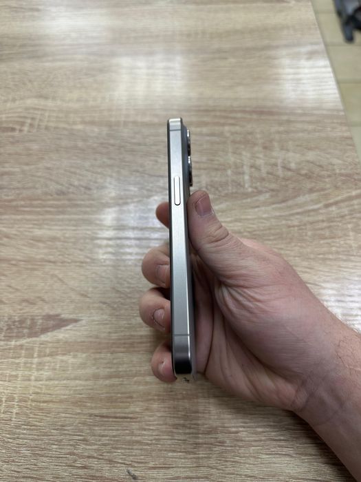 Iphone 15 pro(os14b)