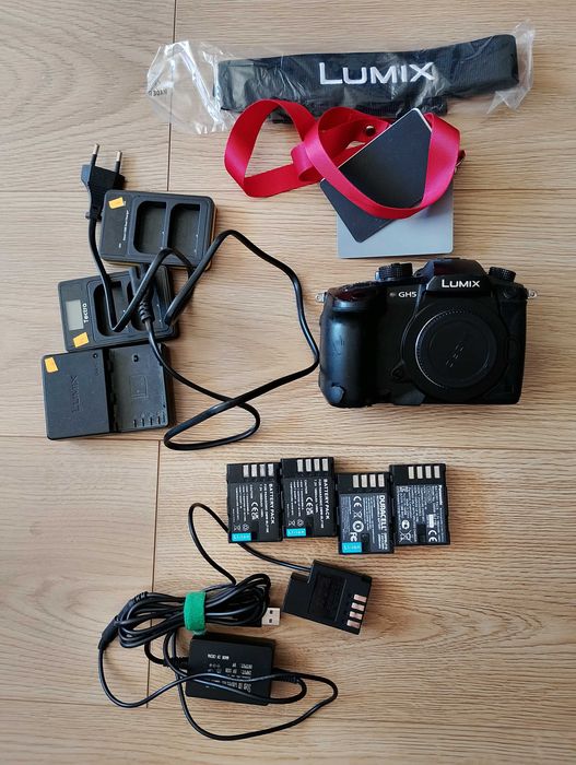 Panasonic Lumix GH5 + VLog