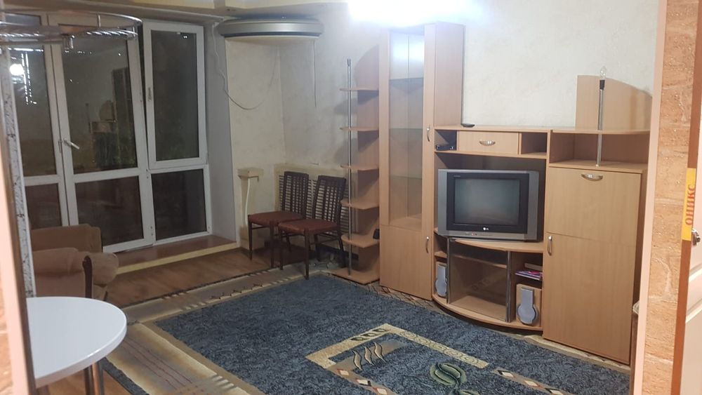 Евро Двушку сдам на долгий срок!