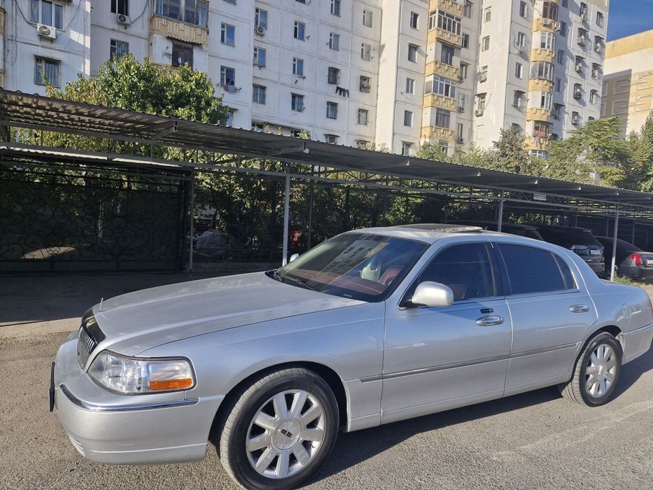 Lincoln Towncar sotiladi