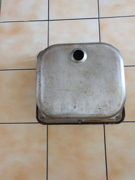 Продавам българска мивка алпака в отлично състояние  дебела здрава