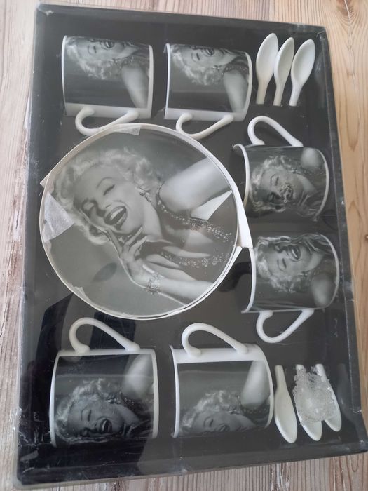 Cadou de Craciun ,Set cești espresso Marilyn Monroe/Sigilat
