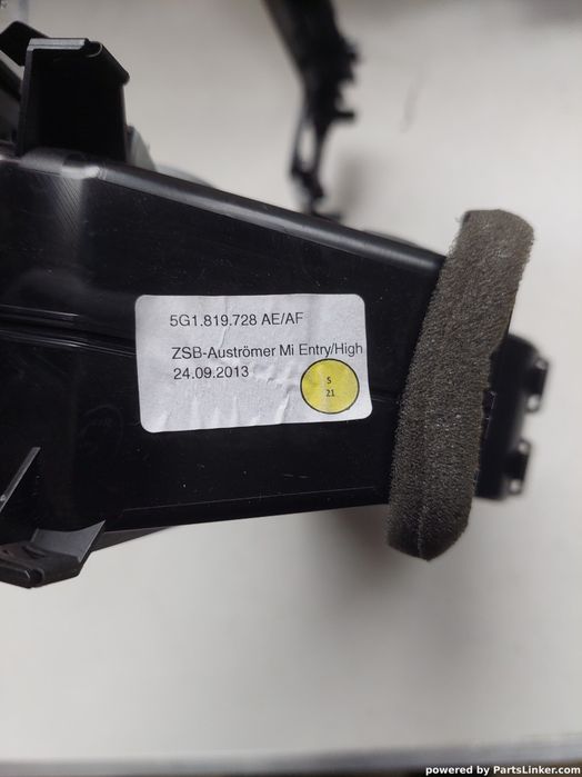 Guri Ventilatie Central Volkswagen Golf 7 [ 2013 - 2017 ] Oem 5G181972