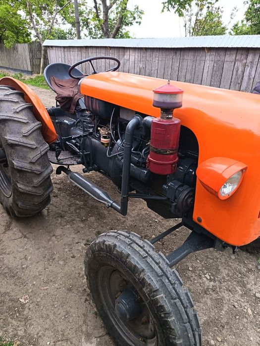 Tractor de vanzare