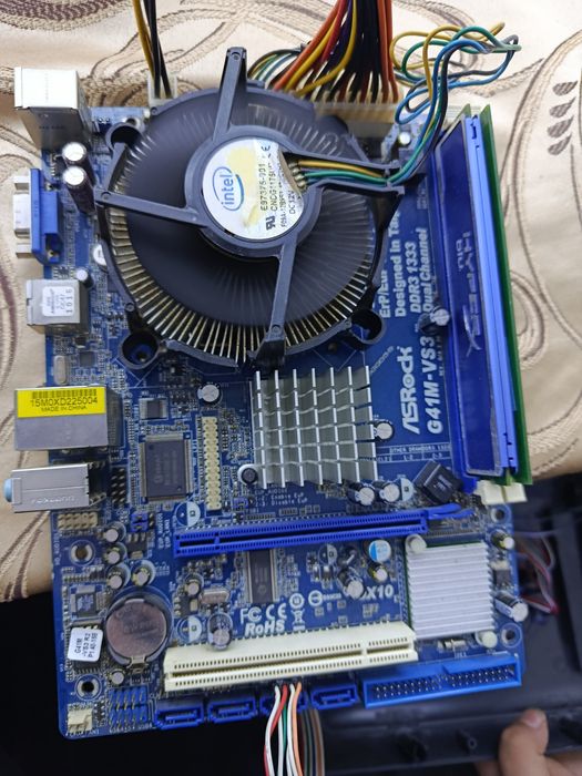 Vând trei kit uri PC office