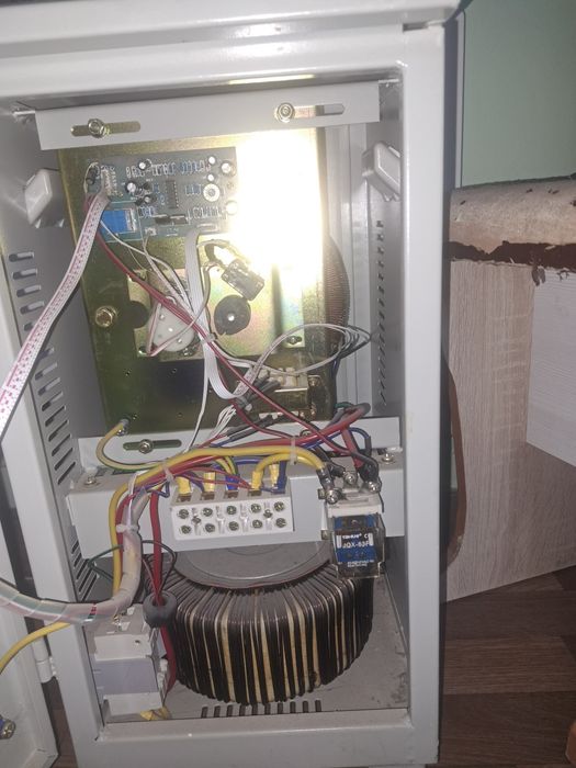 Стабилизатор напряжения