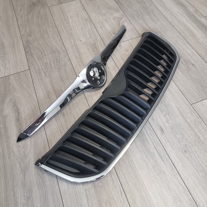 Grila cromata bara fata / radiator / capota Skoda Superb 2  2008-2013