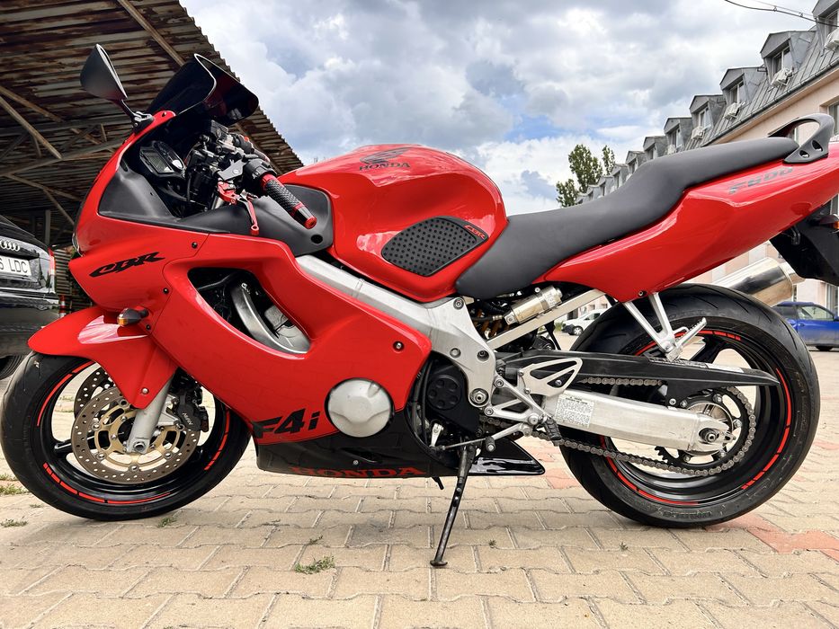 Honda CBR 600F.  F4i 2001