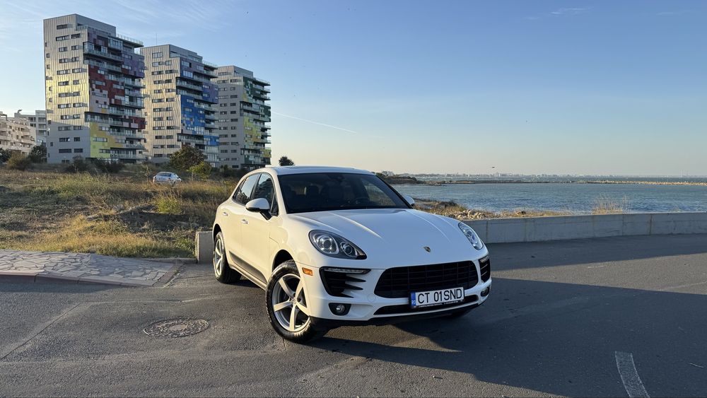 2017 Porsche Macan 2.0T R4 252 CP
