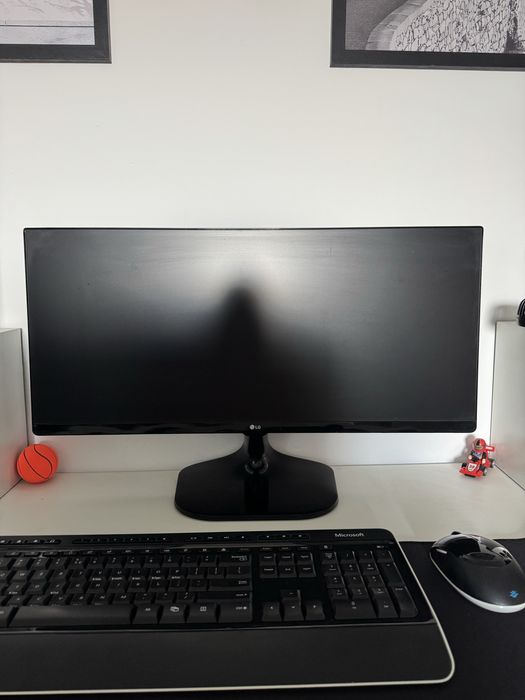 Monitor LG 25 Ultrawide 2K