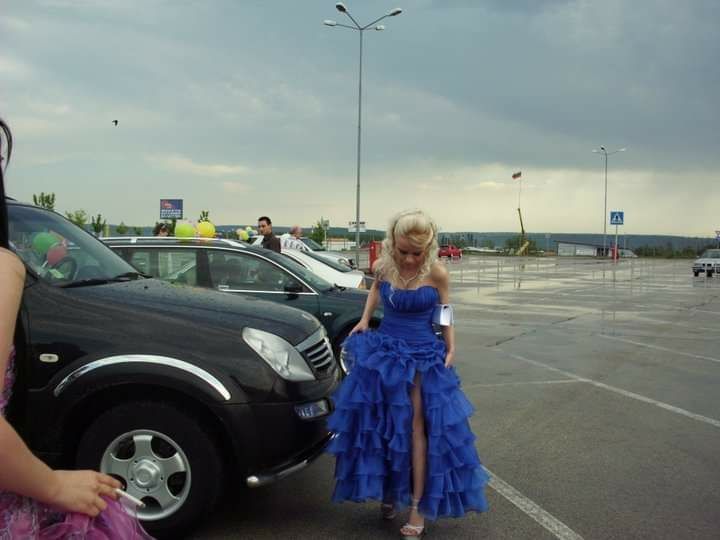 Продавам бална рокля