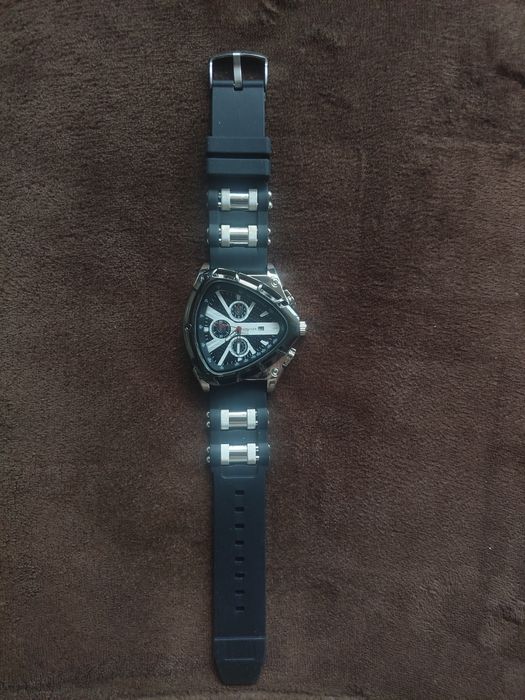 Чисто нов часовник