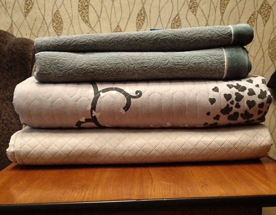 Одеяла, пледы от 3000₸ до 5000₸