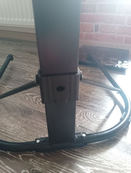 Masuta reglabila laptop cu mic defect