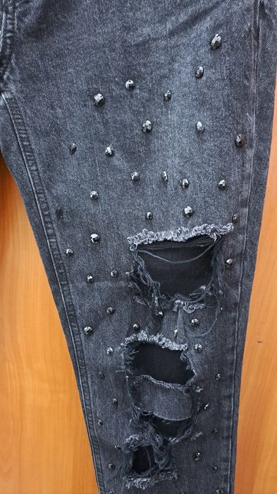 Черни дънки Guess Merilyn 3 Zip Skinny Low с капси и накъсани детайли