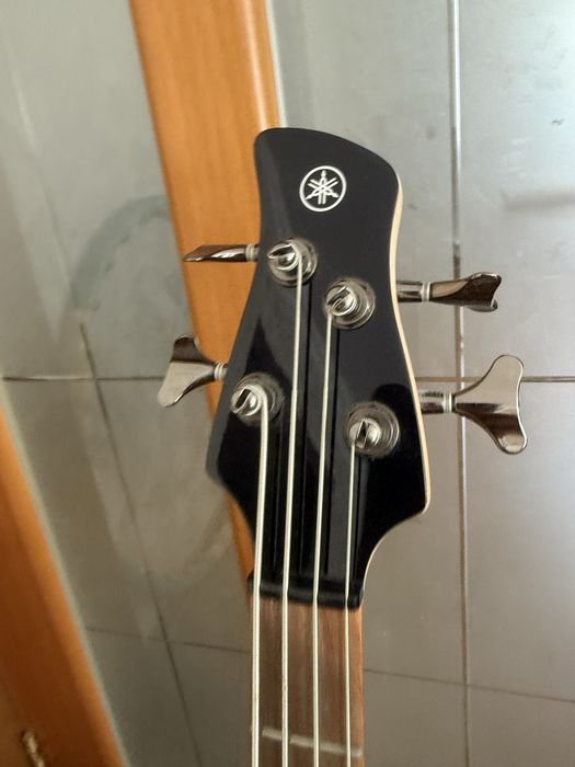 Бас гитара Yamaha TRBX304 Black
