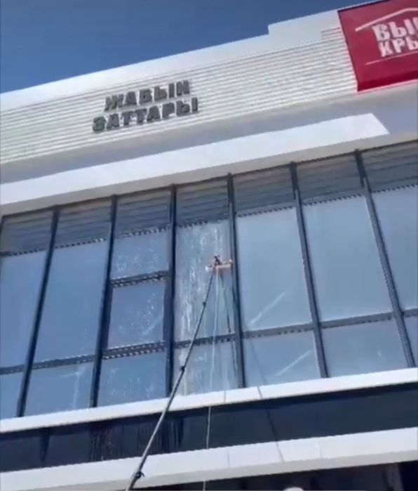 Мойка фасадов и окон