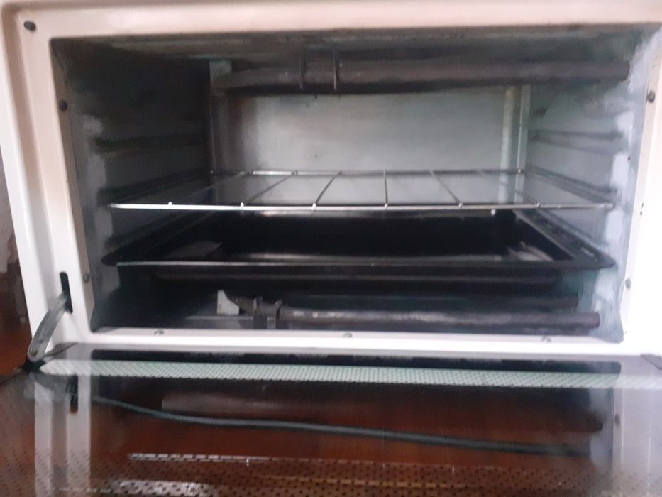 Продам духовку в хорошем состоянии