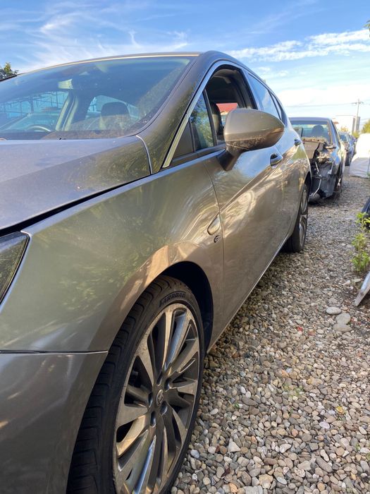 Planetară stânga față Opel Astra K