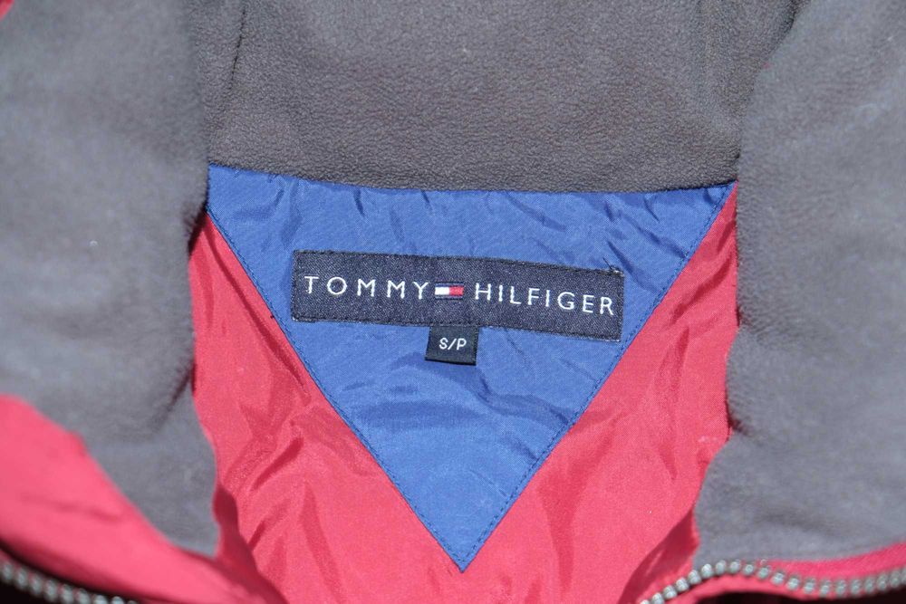 Tommy Hilfiger оригинална мъжка пухенка яке.