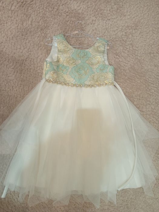 Страхотна детска рокля