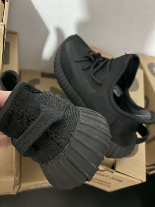 Adidas Yeezy Onyx black