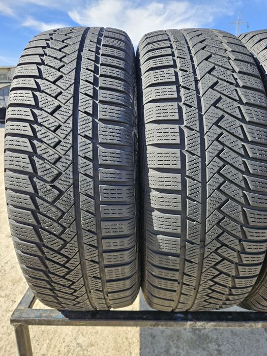 Vând 2 anvelope iarna 215/65/17 215/65r17 CONTINENTAL