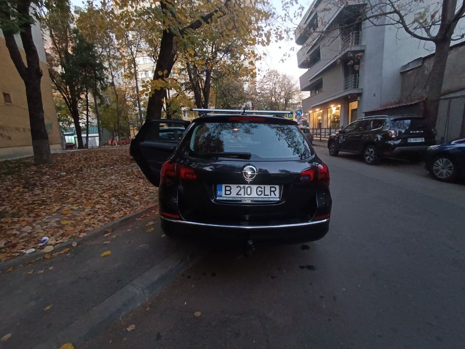 Opel Astra J Sports Tourer 1.6 CDTI 136 CP • Euro 6 • Infinity Sound •