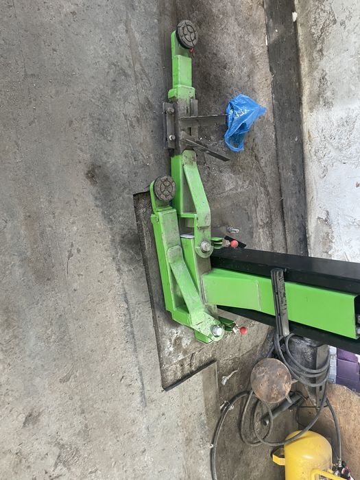 Подъемник  для легковых авто