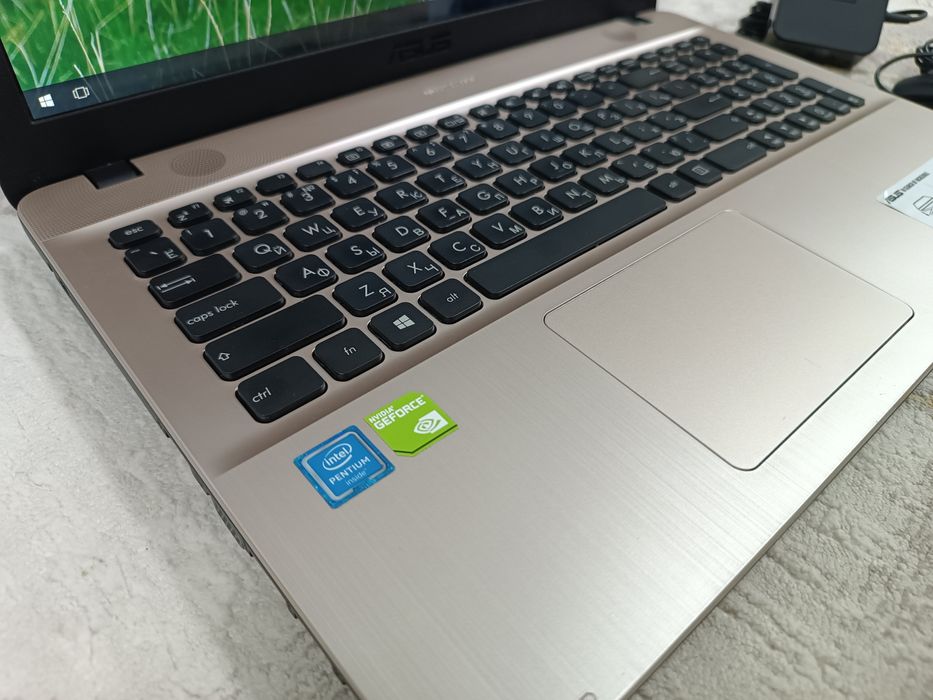 НОУТБУК ASUS Windows 10 Сумка + мышка.