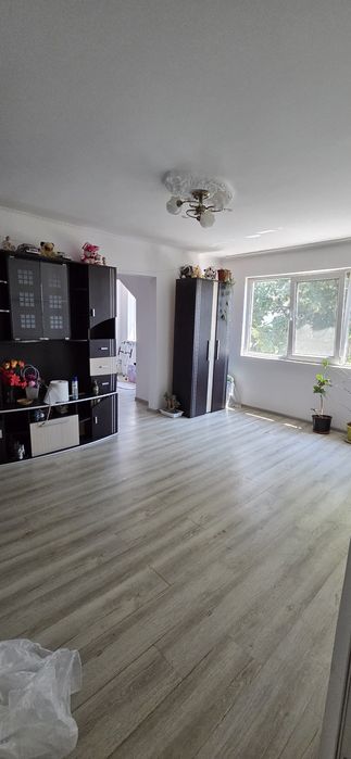 Vand apartament etajul 4