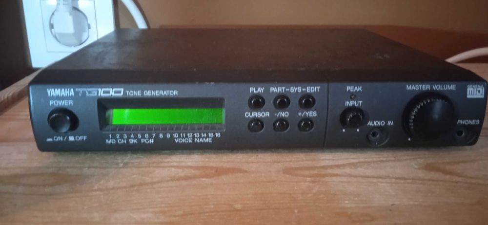 Саунд модул Yamaha TG200