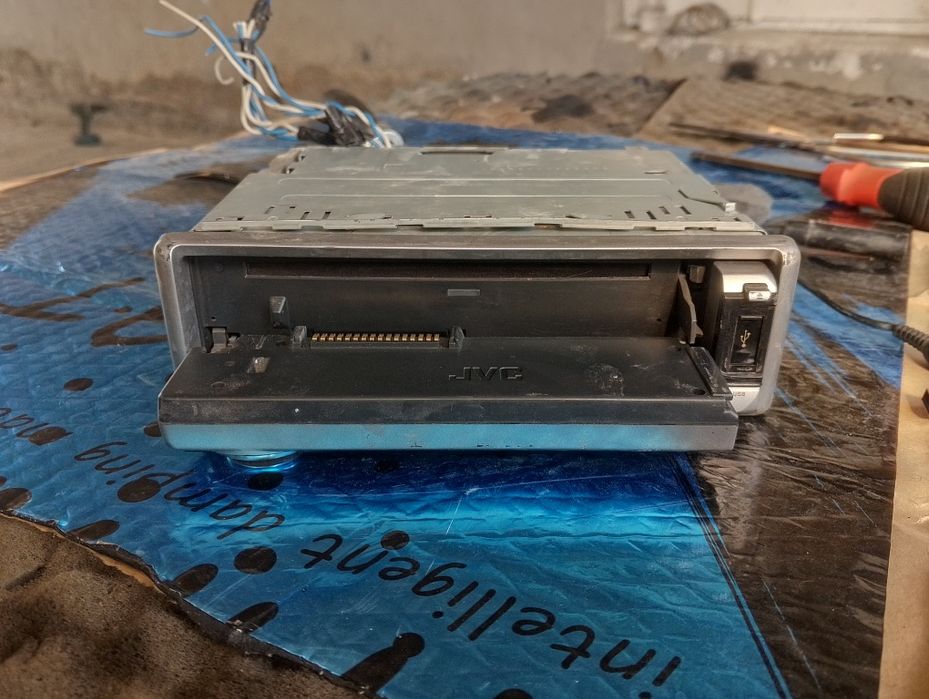 Magnitafon JVC KDJ-G821