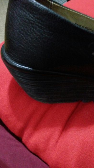 Обувки от естествена кожа на висок ток Fly London