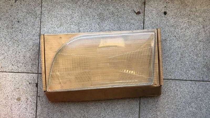 Стъкла за фарове Ford EscortT/FIESTA/SCORPIO/TRANZIT
