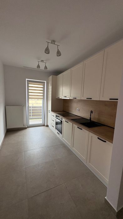 Închiriez apartament 3 camere RADSOR Râșnov