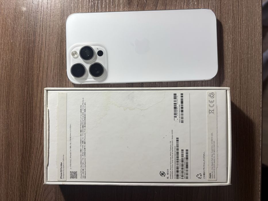 Продам айфон 16 про мах