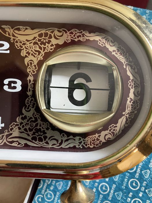 Ceas mecanic, China, nou