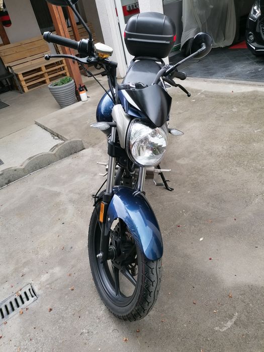 Vând motocicleta de 125cc