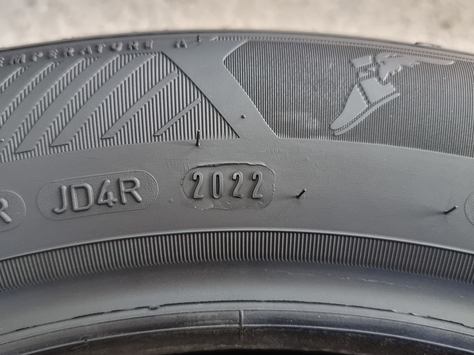 215/55/17 Goodyear 4Броя: 200€ 6.2мм