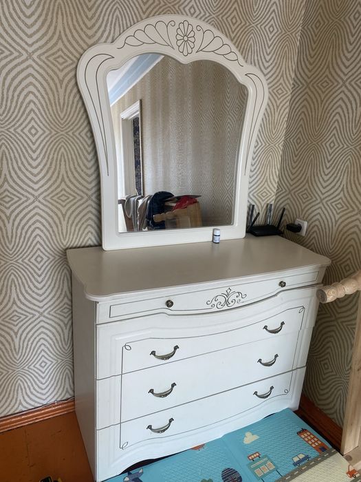 Спальный гарнитур