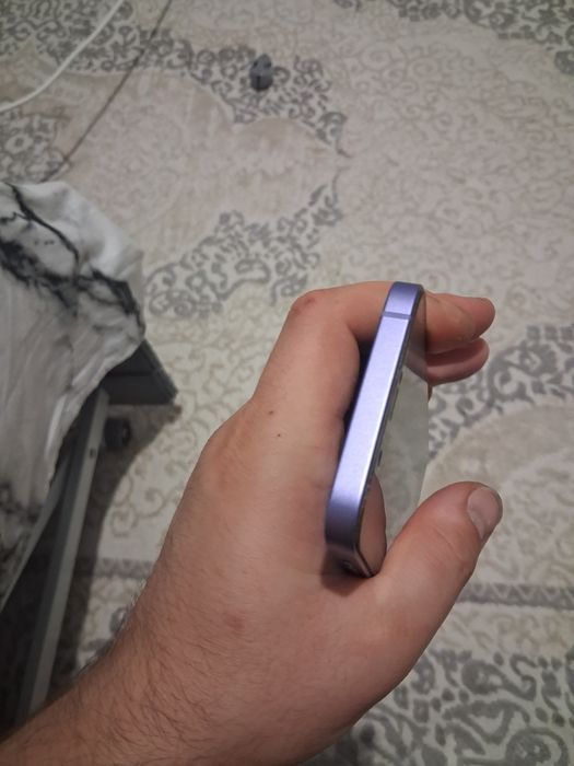 Продам Iphone 12