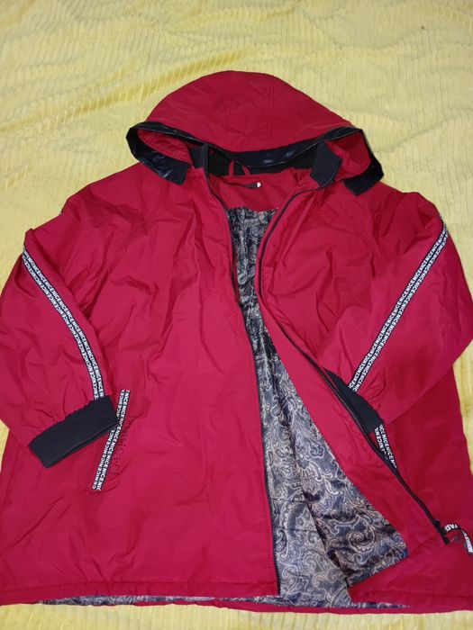 Продам куртку ветровка