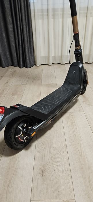 Trotineta electrica NIU KQi3 Pro