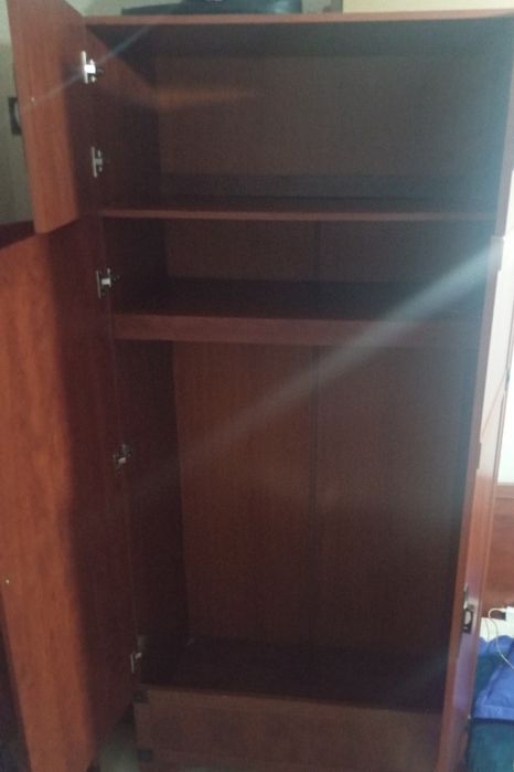 Продам шкаф 15 000 самовывоз район детская больница