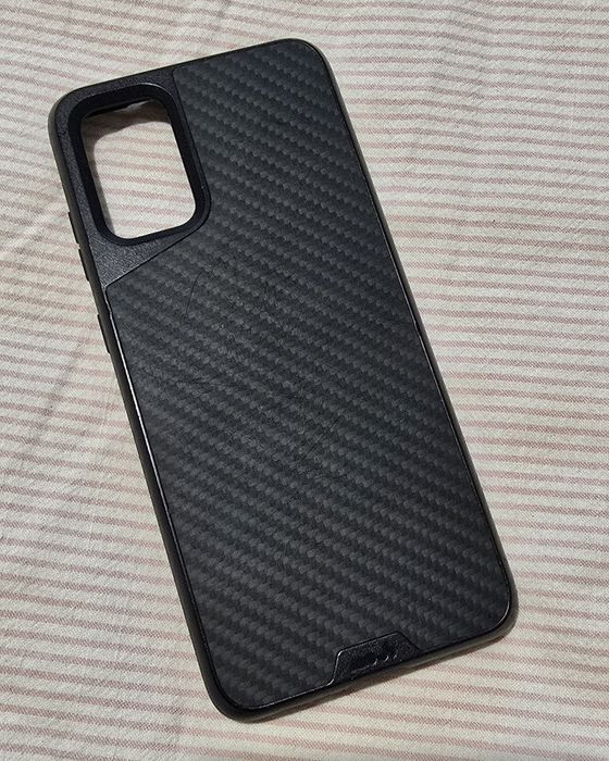 Продавам Samsung S20 plus 128GB в много добро състояние с два калъфа