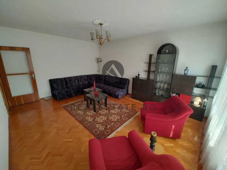 Продава се Четиристаен апартамент в Пловдив, Център - 120 кв.м за 2040 €/кв.м - Снимка #1