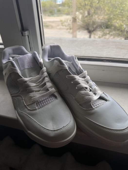 Новые кросовки 45 размер